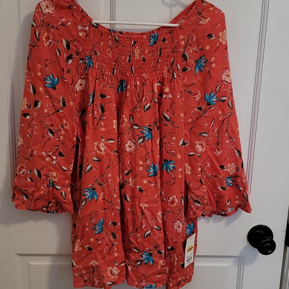 Ladies 3/4 sleeve top